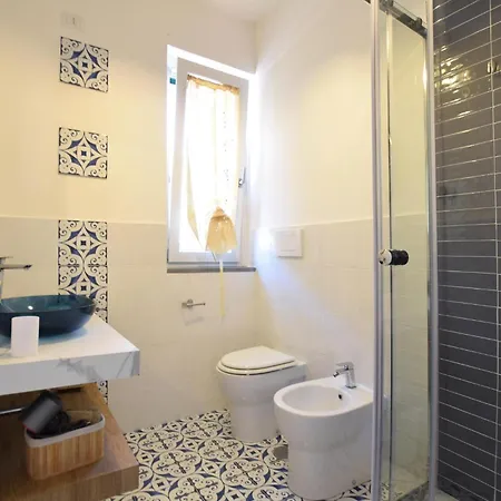 Сasa de vacaciones Stunning In With House Sea View *